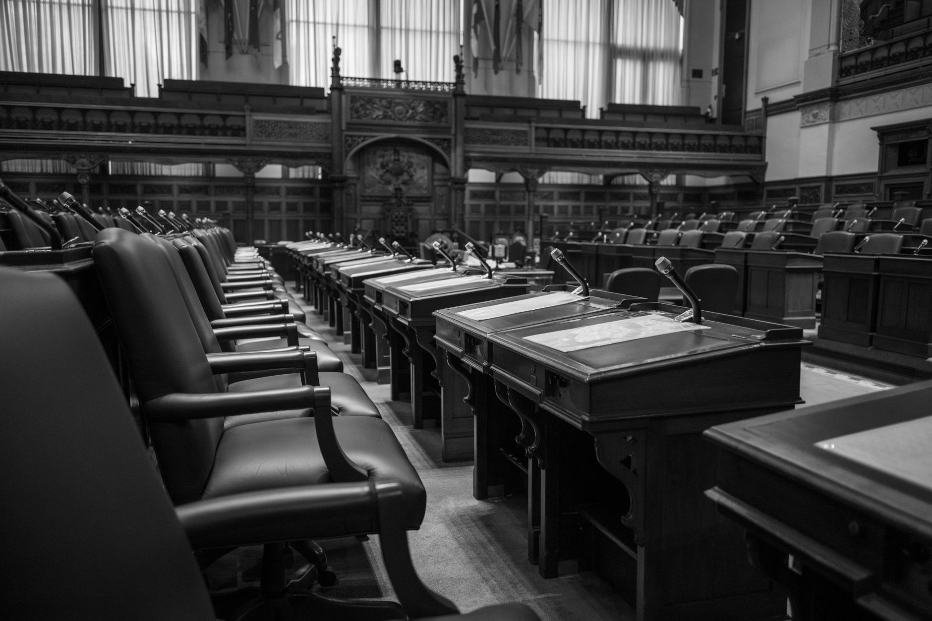 KI-Fauxpas im Parlament: Politiker liest Chatbot-Antwort vor – und merkt es nicht