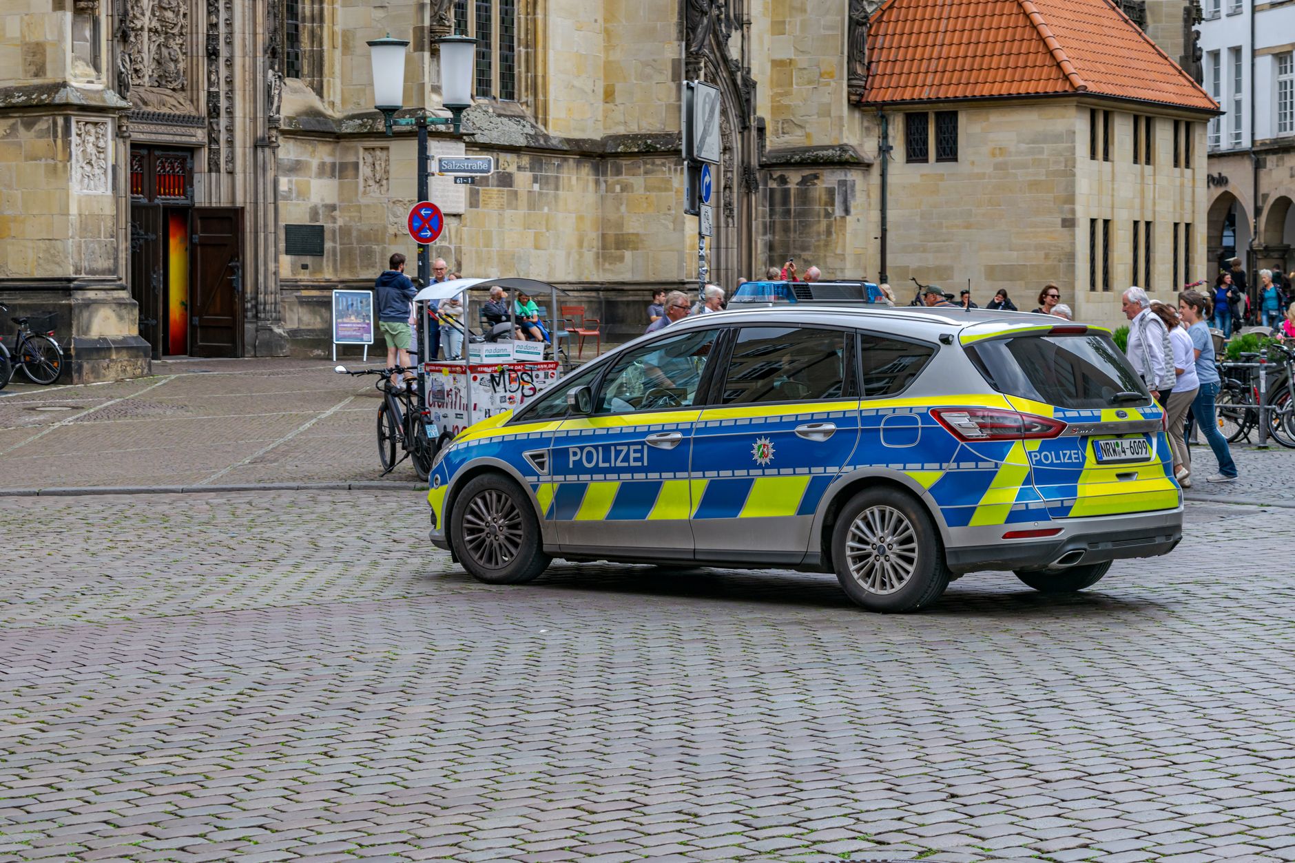 Nazi-Bücher aus dem "Schelm"-Verlag in Kassel gelagert: Buchhändlerin verurteilt