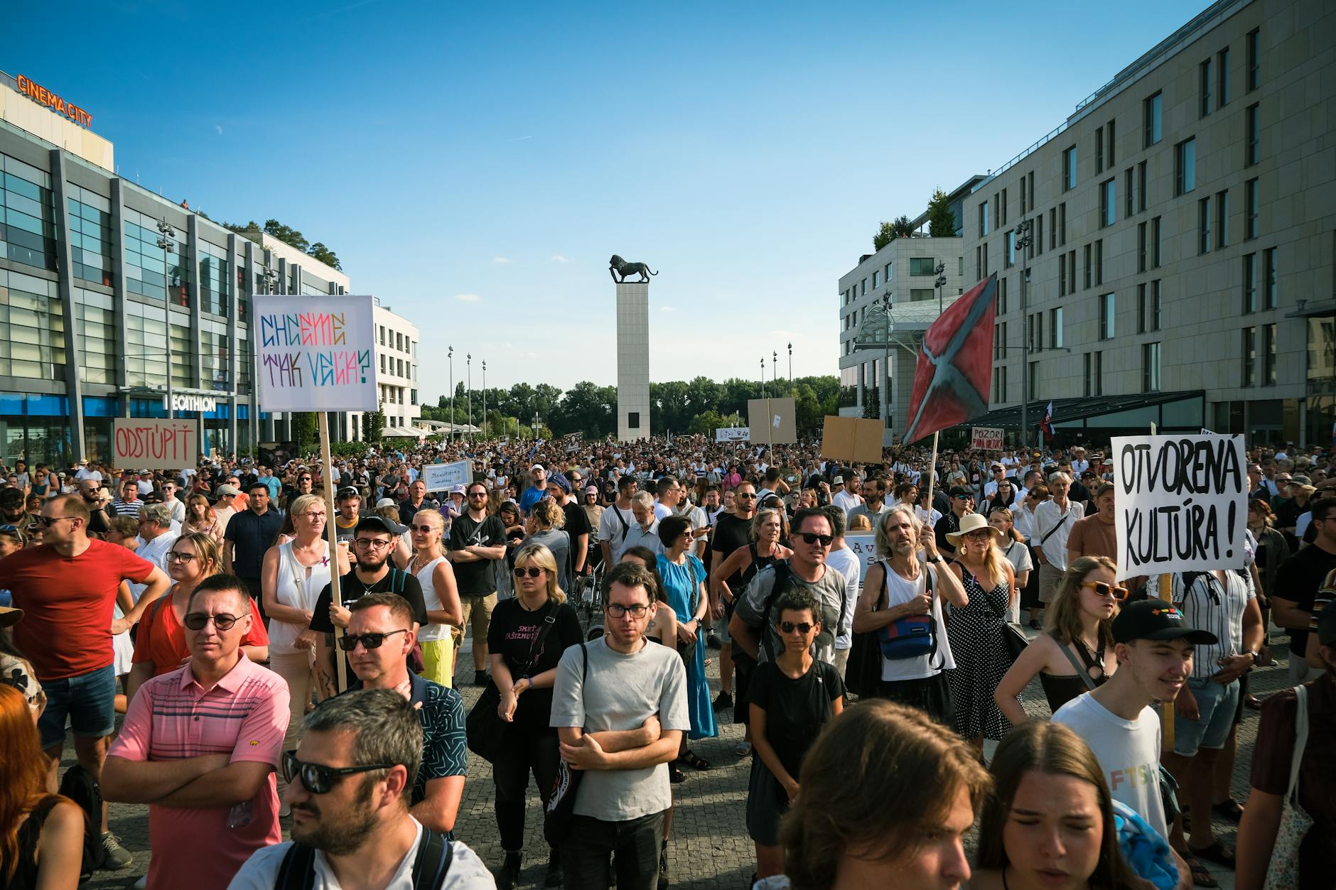 Neues Wehrdienstgesetz - Zahl der Anträge auf Kriegsdienstverweigerung drastisch gestiegen