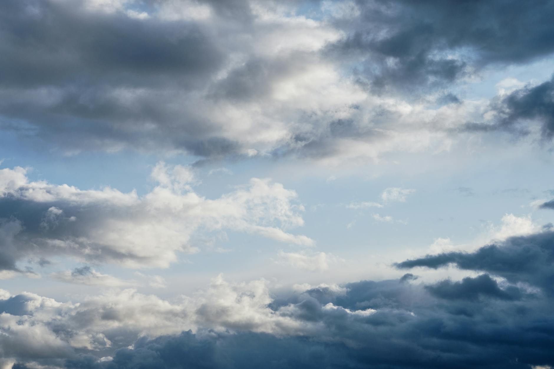 Wetter - Verbreitet Regen, 12 bis 22 Grad