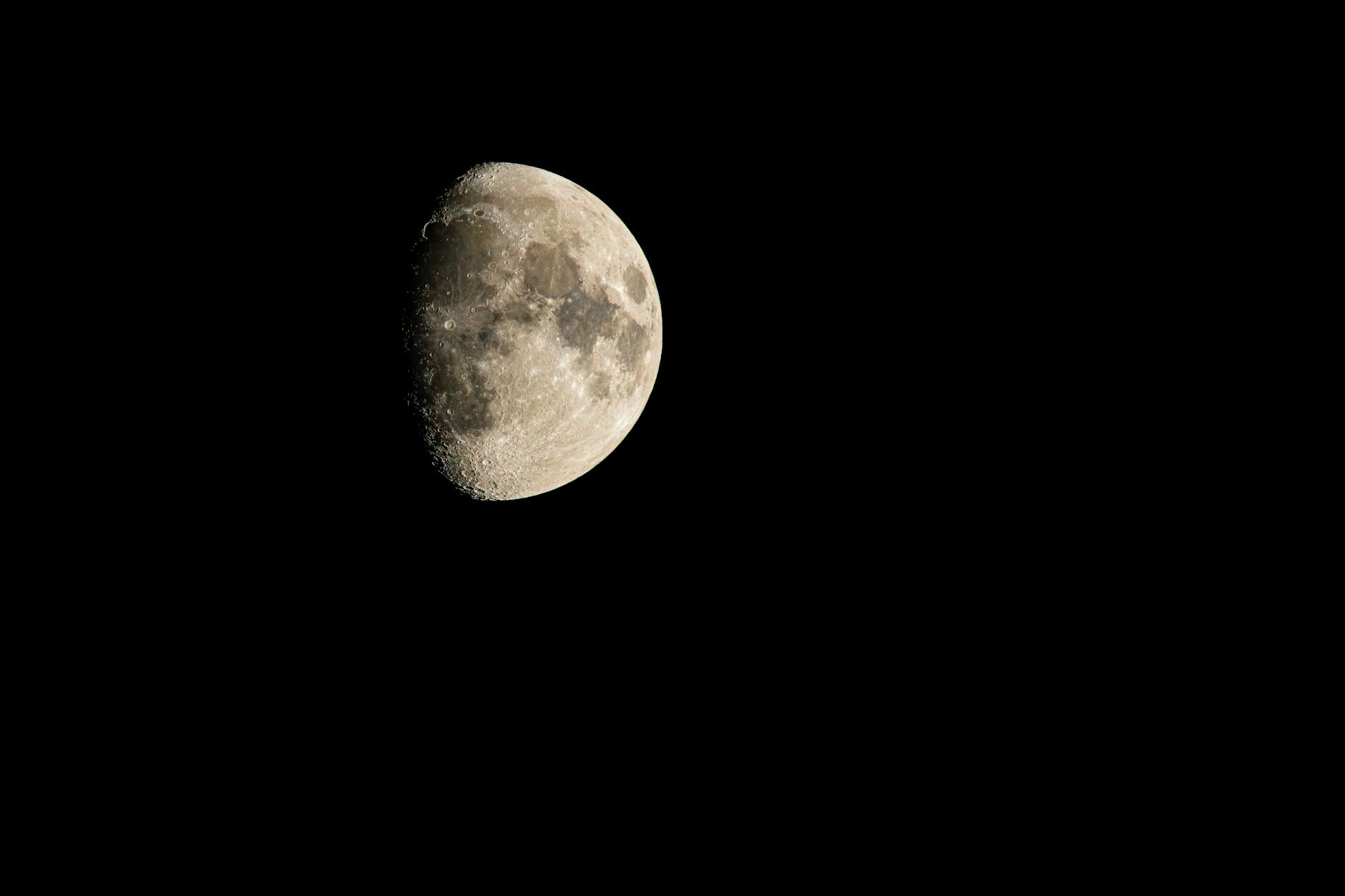 #heiseshow: Speicherkrise, Europa und der Mond, Tesla FSD