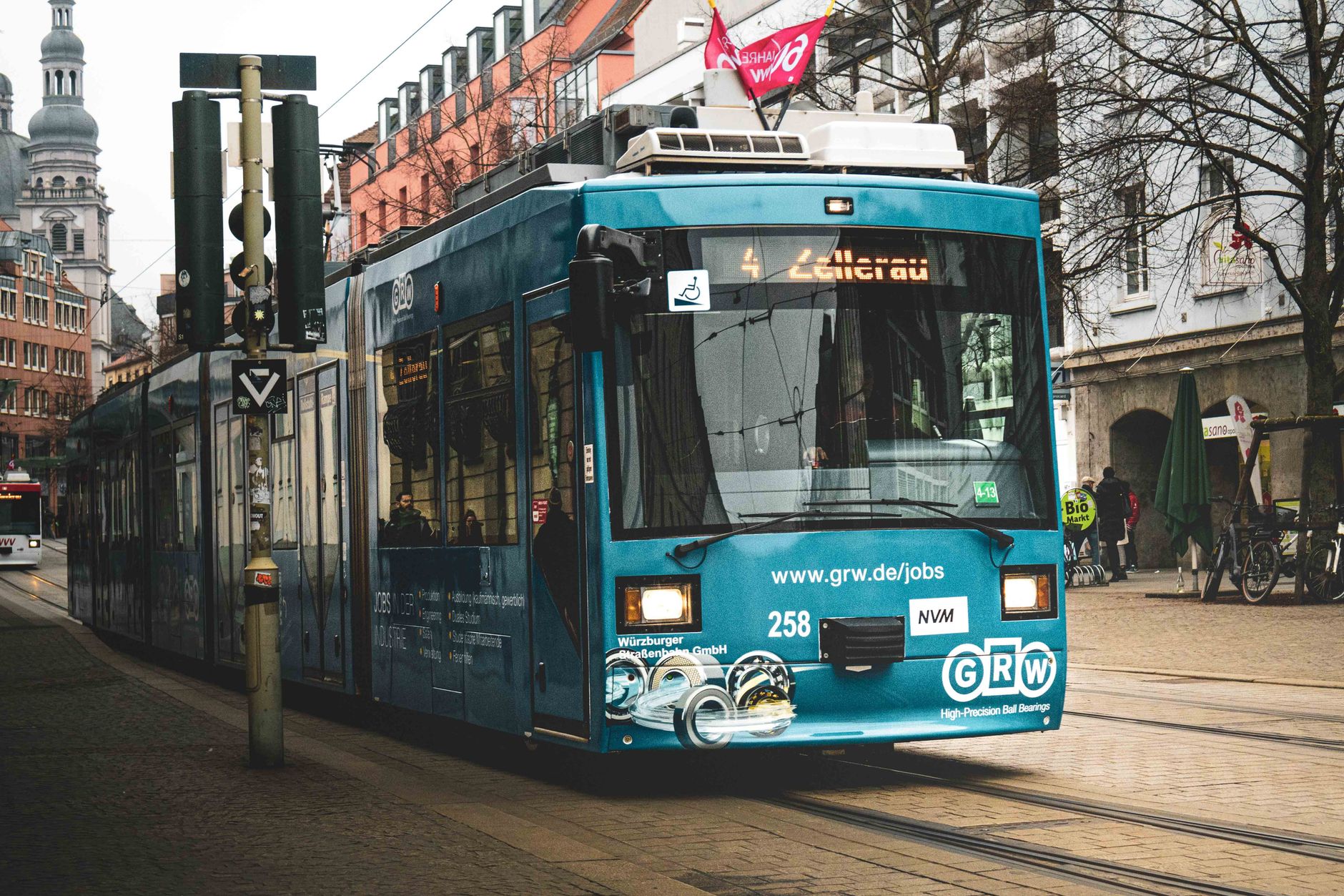 NRW - Schwerer Straßenbahnunfall in Gelsenkirchen - 25 Verletzte