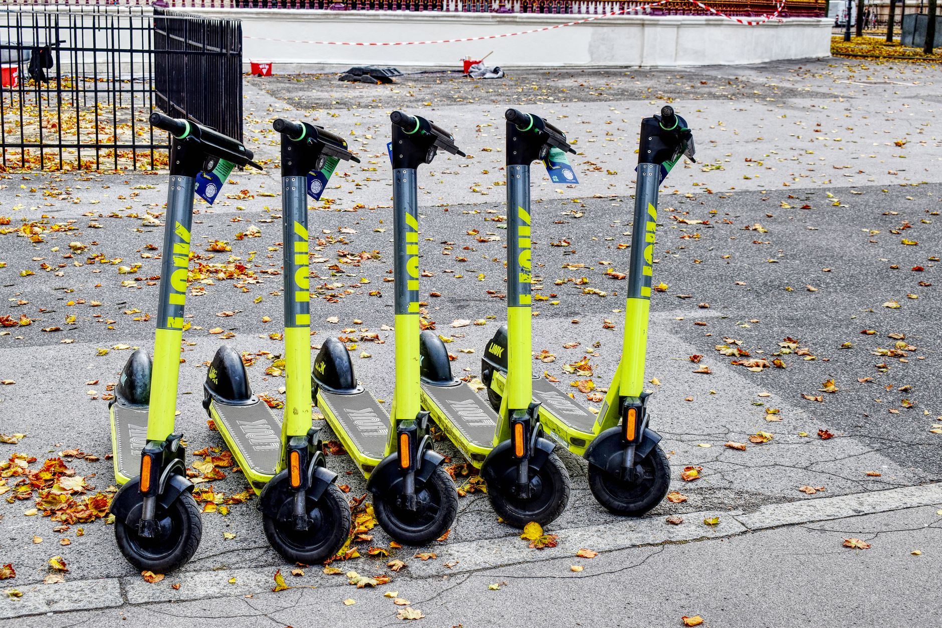 Fahrer von E-Scooter flüchtet nach Unfall mit Pedelec-Fahrer: Zeugen nahe Bädergasse gesucht