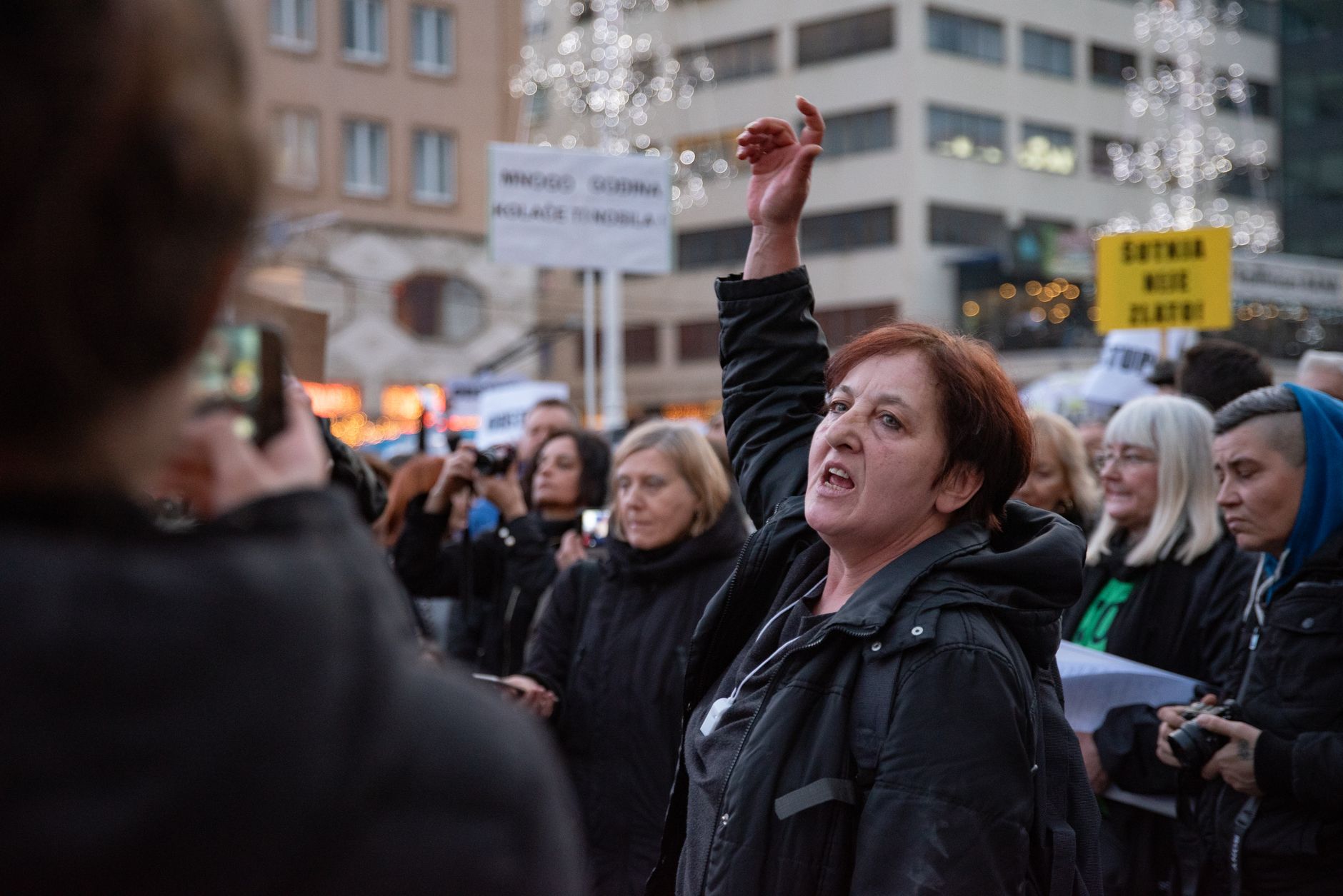 Protest gegen Reform - Pflegebett rollt von Magdeburg nach Berlin