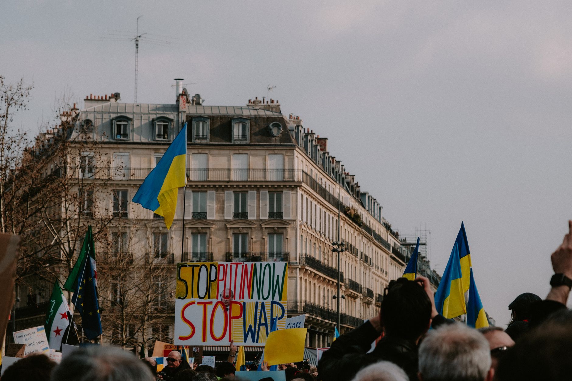 Ukraine-Krieg - Wieder Tote bei russischen Luftangriffen auf Kiew - Korrespondenten sprechen von "neuer Taktik" mit düsengetriebenen Drohnen