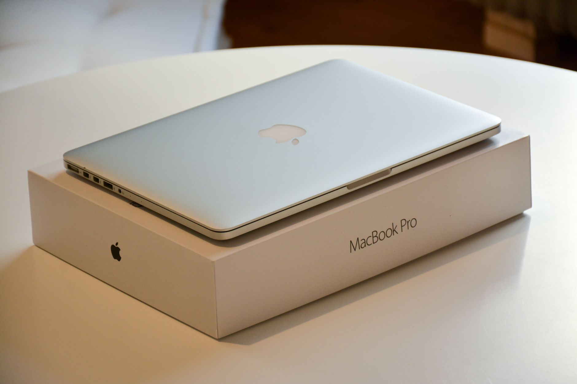 John Ternus hat bei Apple als CEO übernommen: Memo an Mitarbeiter, X-Account