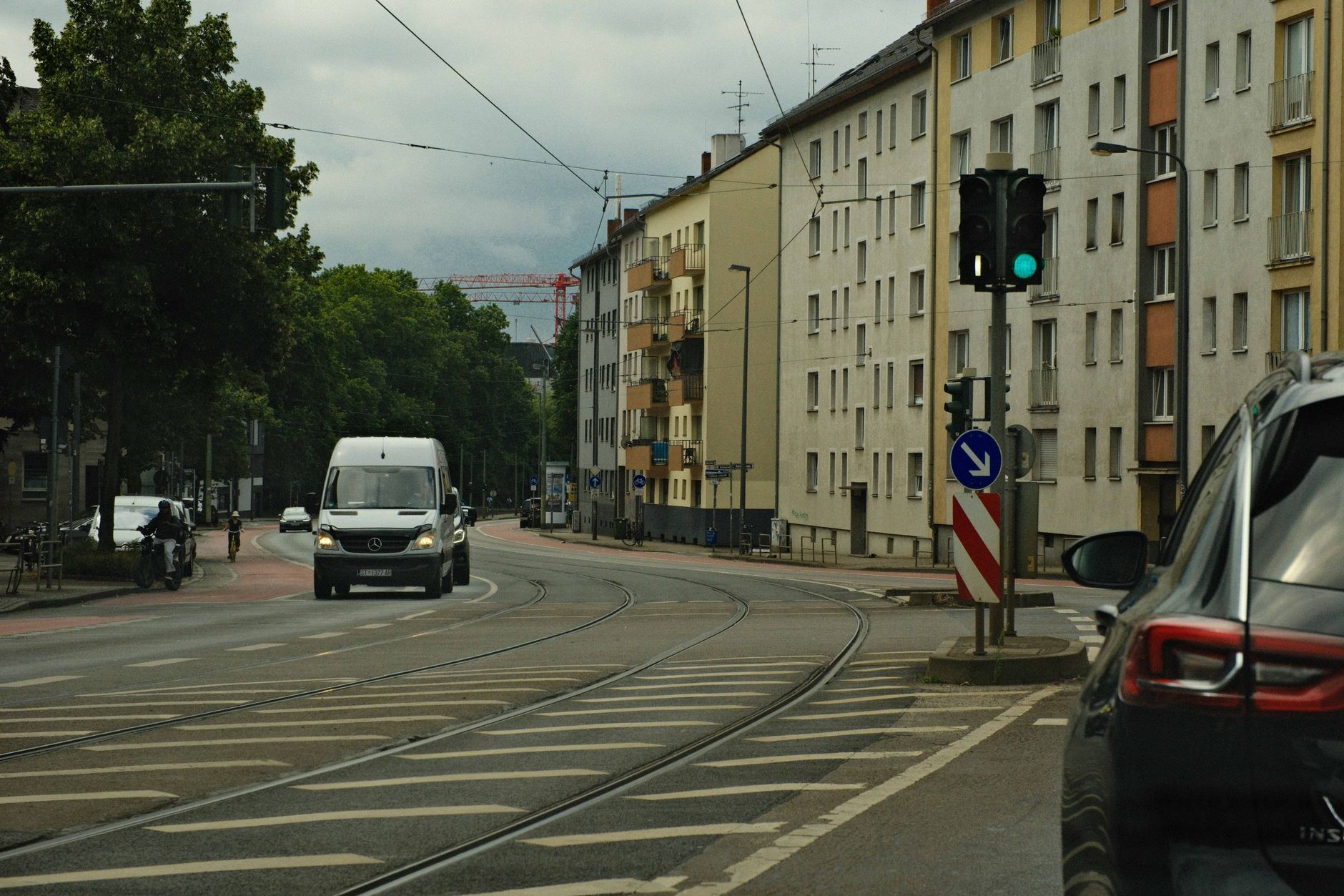 Schwerer Verkehrsunfall auf der Landesstraße 3121 - sechs Personen verletzt