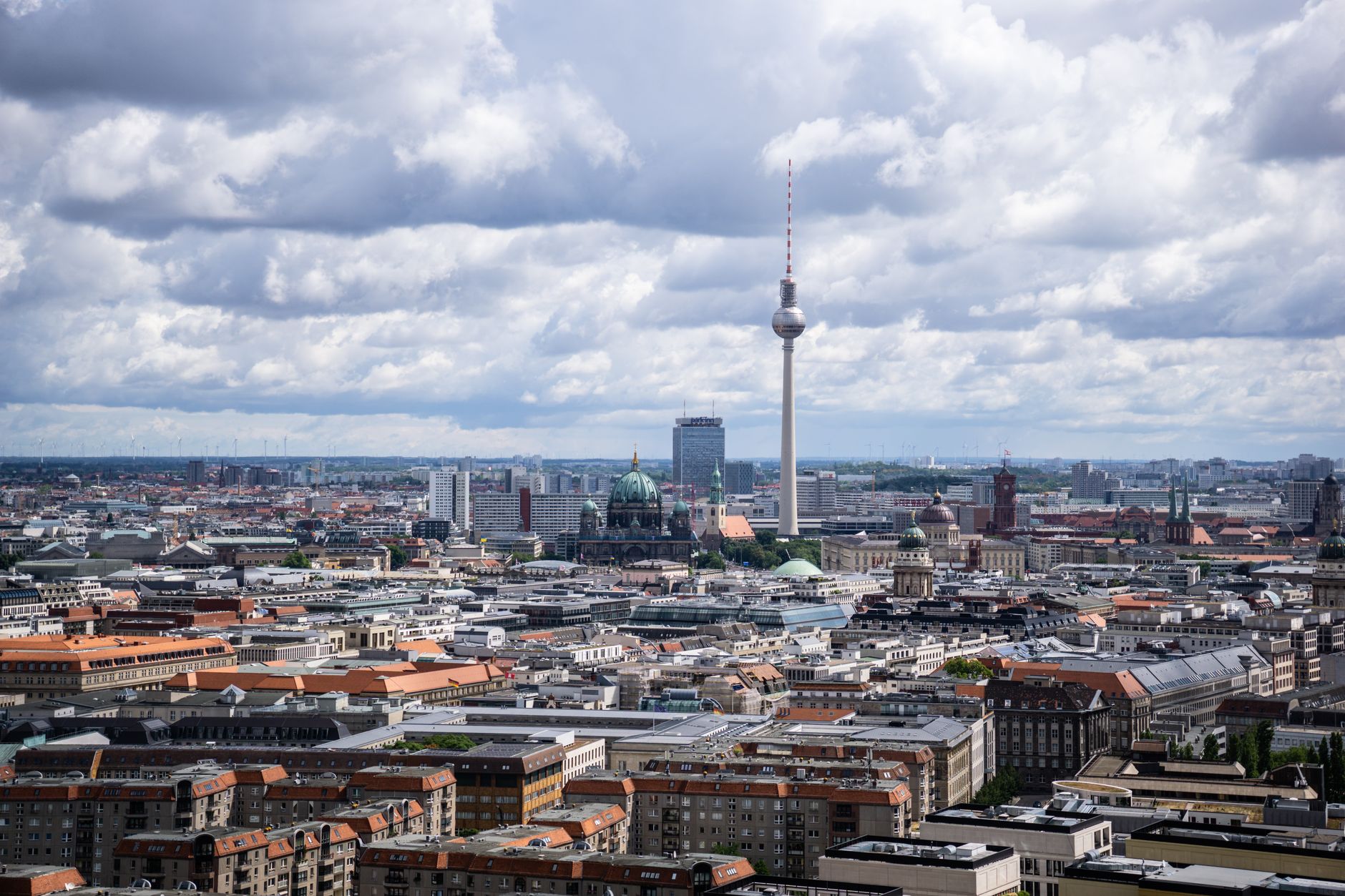 Mobilfunkanbieter - O2 Telefónica will in Deutschland mehr als 1.000 Stellen abbauen