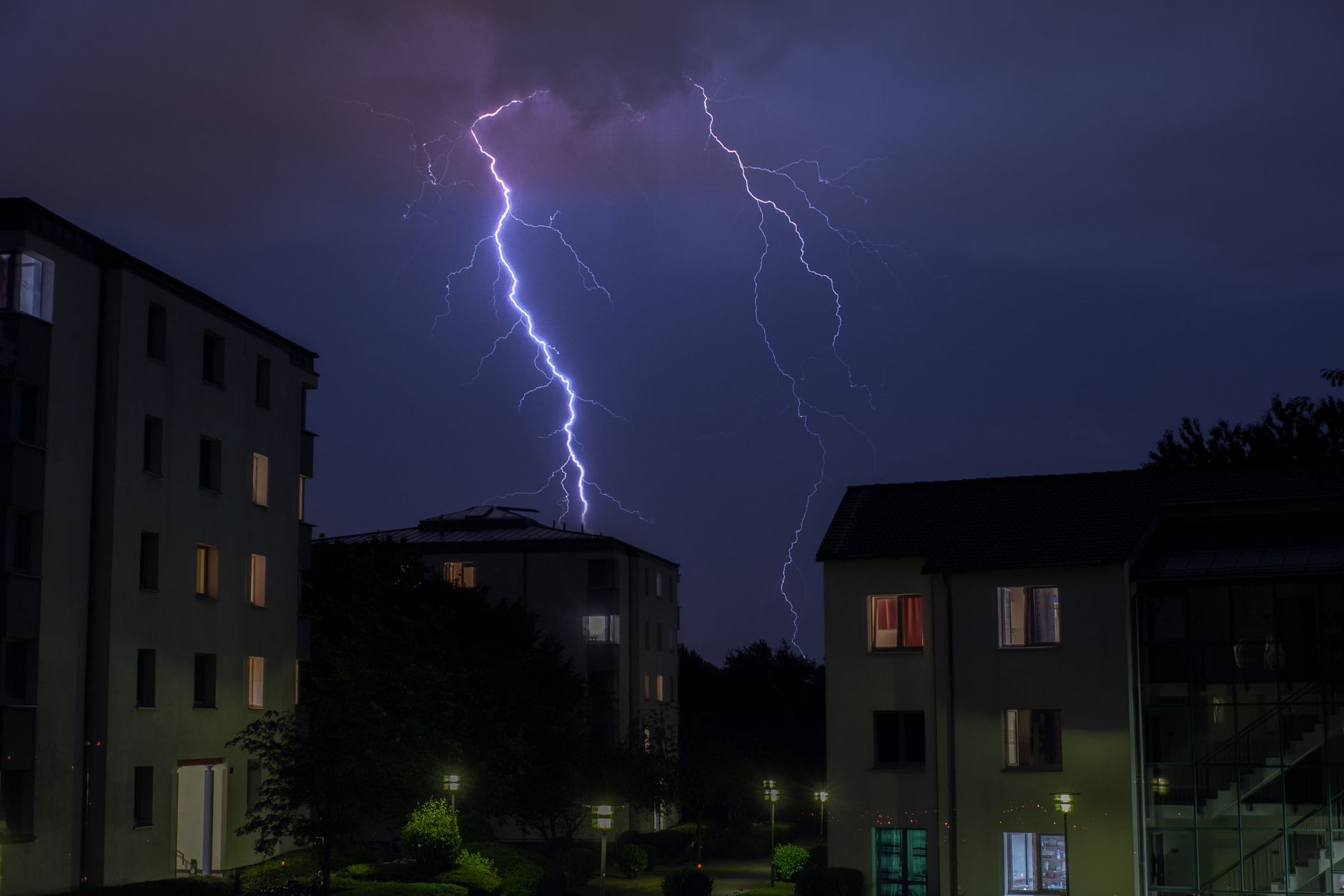 Wetter - In der Nacht Wolken, gebietsweise Regen. 16 bis 7 Grad