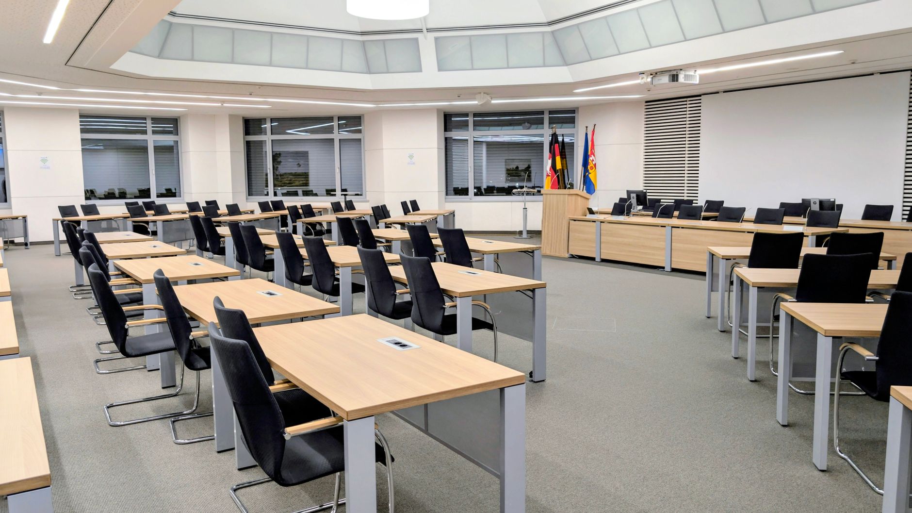 AfD gewinnt vor der SPD - CDU fliegt aus dem Landtag