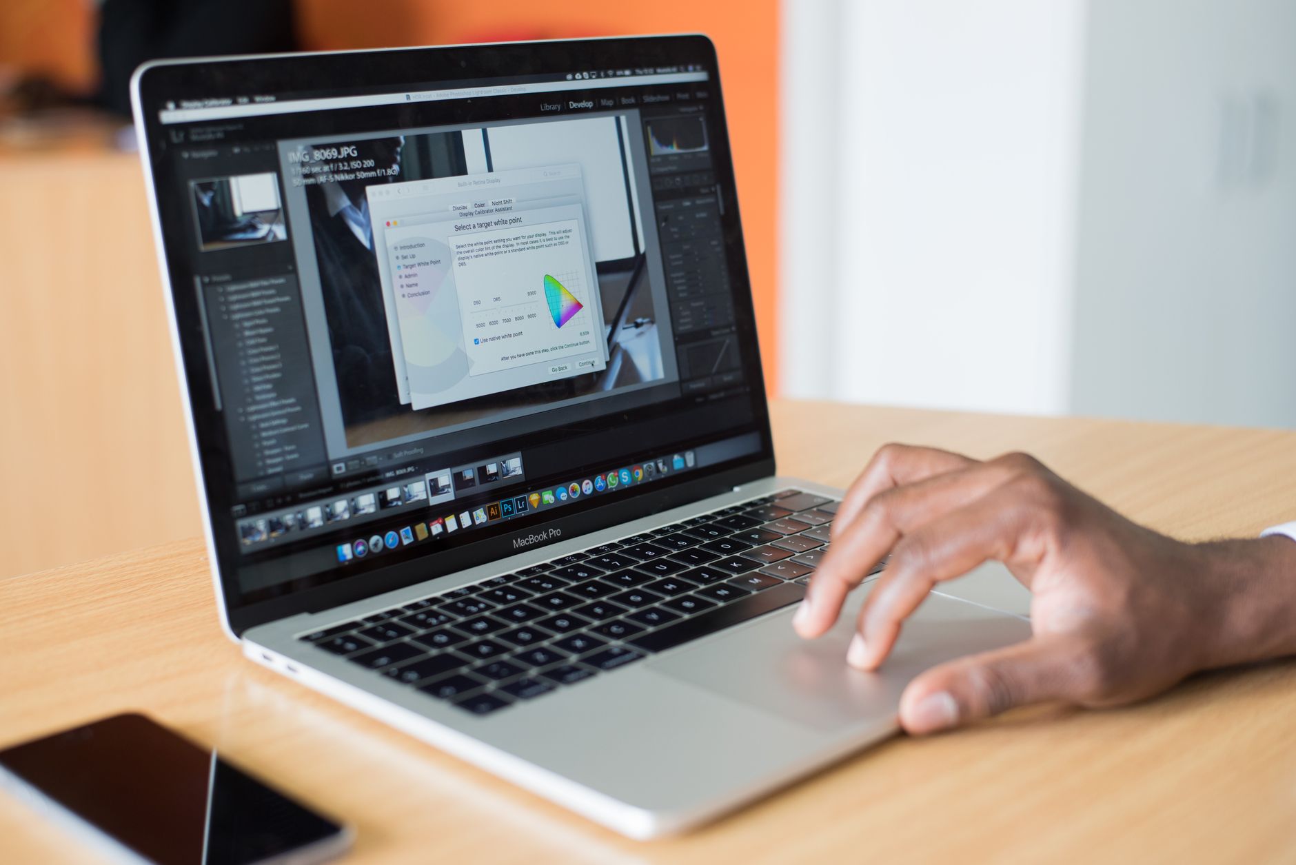 MacBook Pro mit Oled: Verfügbarkeit ab dem 6. November – Details zu den Chips